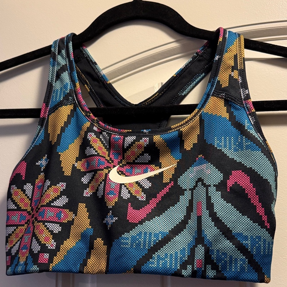 Nike Women's Vibrant Patterned Sports Bra